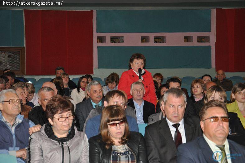 На вопросы аткарчан отвечали представители власти (ФОТО)
