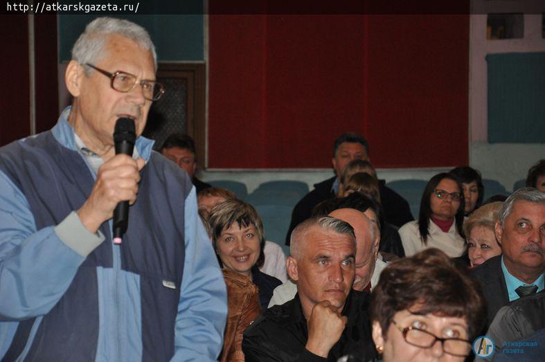 На вопросы аткарчан отвечали представители власти (ФОТО)
