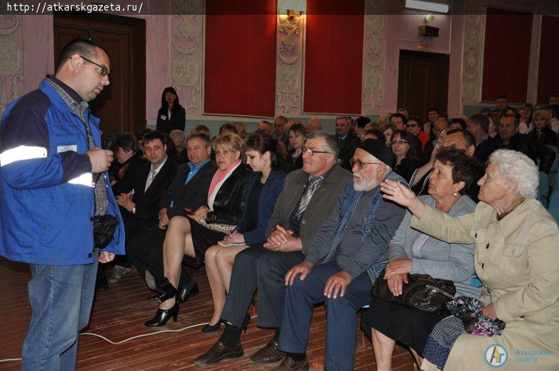 На вопросы аткарчан отвечали представители власти (ФОТО)