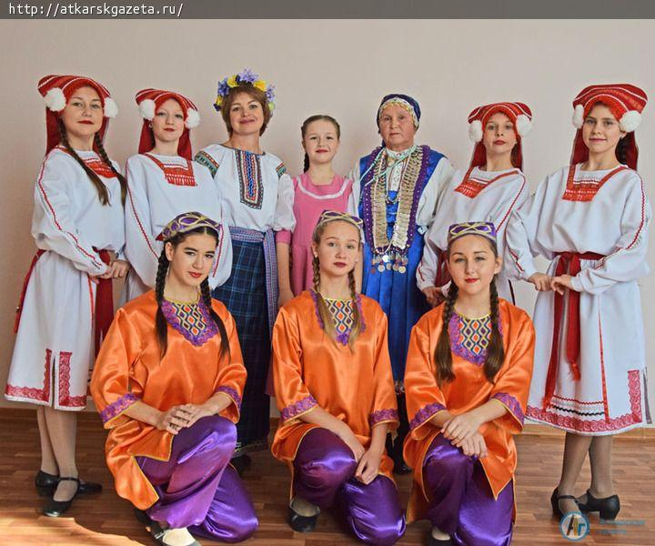 Национальными песнями и танцами Аткарск отпраздновал День народного единства