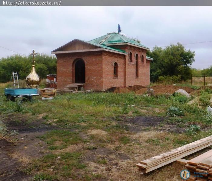 Над храмом Ксении Петербургской в селе Озерное сегодня установят купол