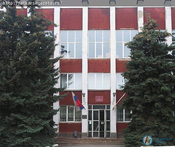 Находящегося в розыске мужчину задержали в здании Аткарского городского суда