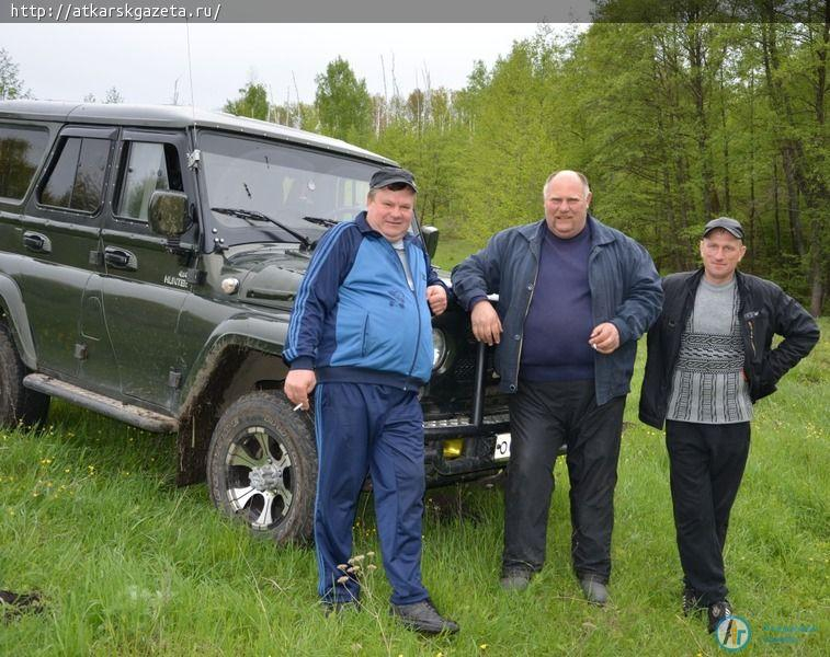 Настоящие мужики на УАЗах покоряли аткарские болота (ФОТО)