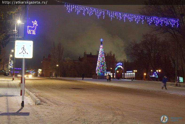 Новогодние пейзажи Аткарска создают праздничное настроение (Фоторепортаж)