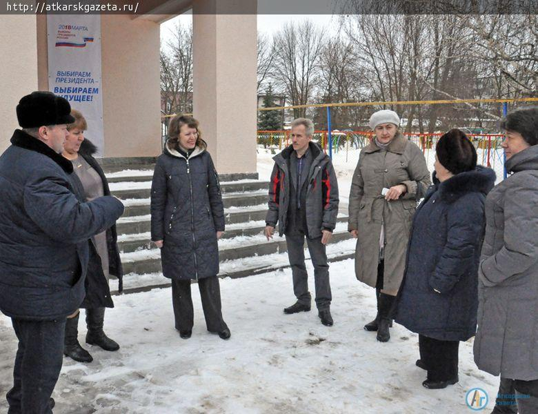 Общественники проверили безопасность подходов к избирательным участкам