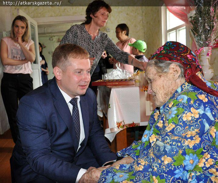 Письмо из Кремля вручили сегодня 100-летней аткарчанке (ФОТО)