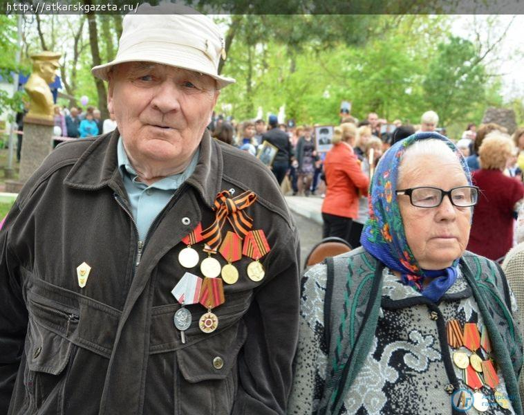 По Аткарску прошел Бессмертный полк (ФОТО)