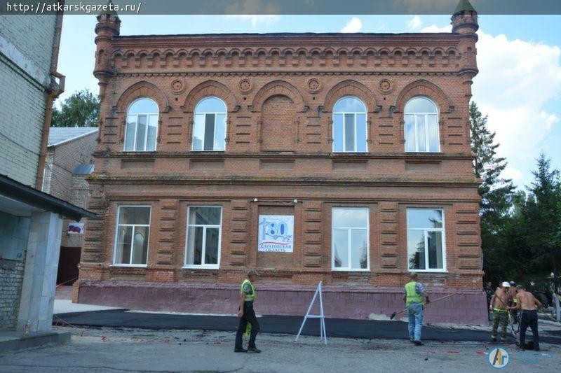 По просьбе родителей депутат Мартин Шеллунц благоустроил дорогу к школе