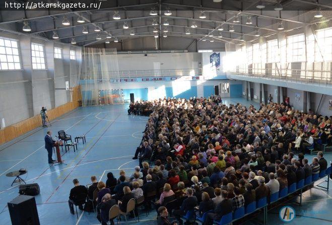 По словам Вячеслава ВОЛОДИНА, область должна тратить на дороги 10 миллиардов рублей в год