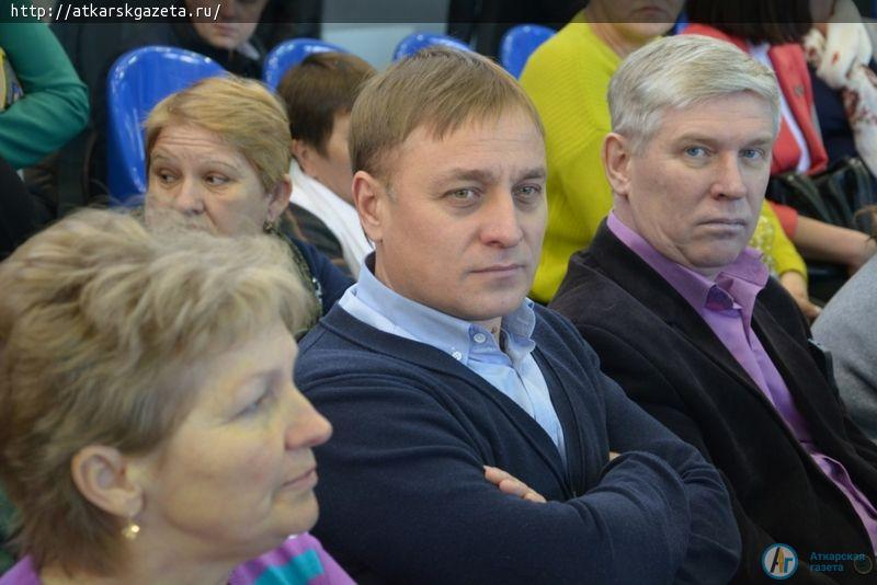 По словам Вячеслава ВОЛОДИНА, область должна тратить на дороги 10 миллиардов рублей в год