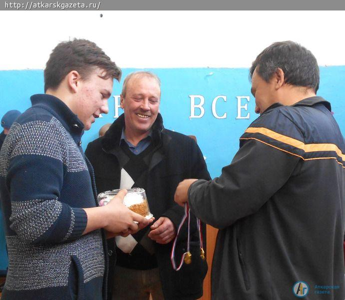 Победу в соревнованиях одержали "Крепкие парни"
