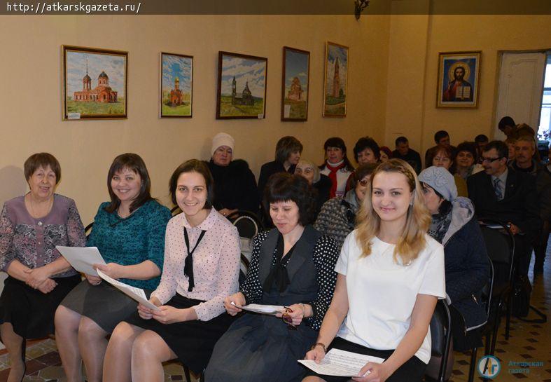 Поэтесса  Марина БИРЮКОВА читала аткарчанам стихи из своих новых книг