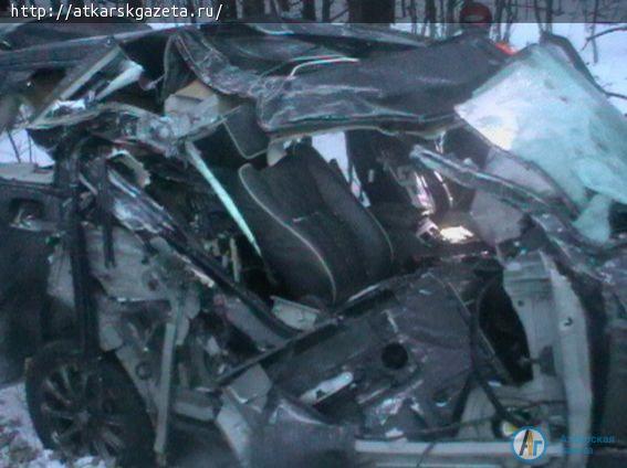 Погибший в аварии под Аткарском спал на заднем сиденье (ФОТО)
