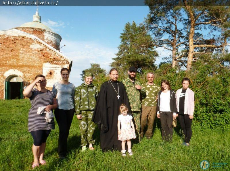 Православная молодежь сплавилась на байдарках по святым местам района
