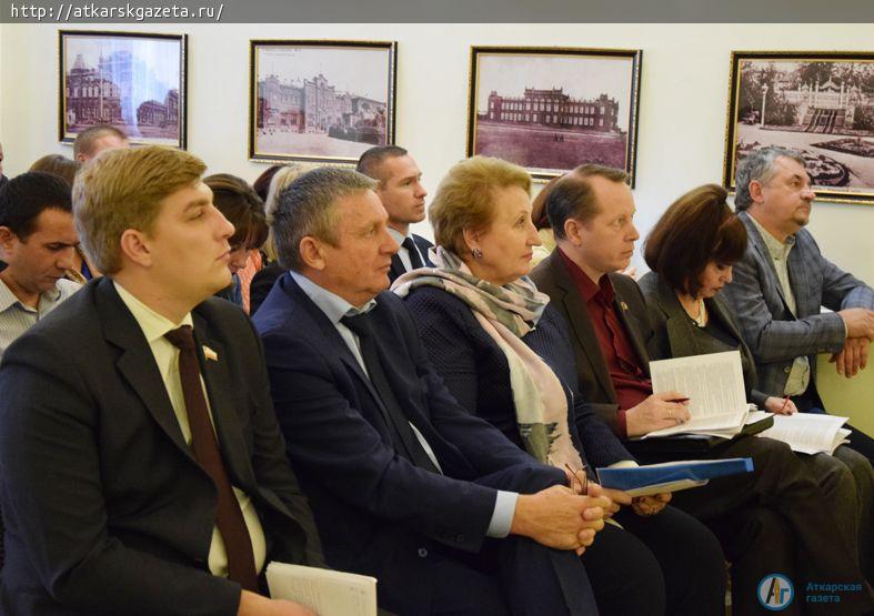 Председатель областной Думы Иван КУЗЬМИН привез в Аткарск 60 депутатов