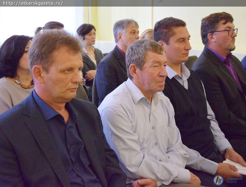 Председатель областной Думы Иван КУЗЬМИН привез в Аткарск 60 депутатов
