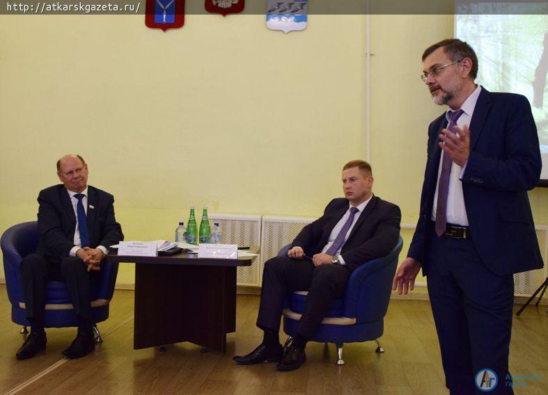 Председатель областной Думы Иван КУЗЬМИН привез в Аткарск 60 депутатов