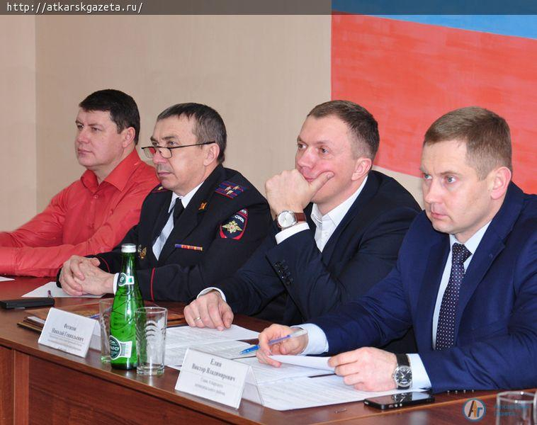 Председатель регионального «Союза отцов» вручил главе района Благодарственное письмо