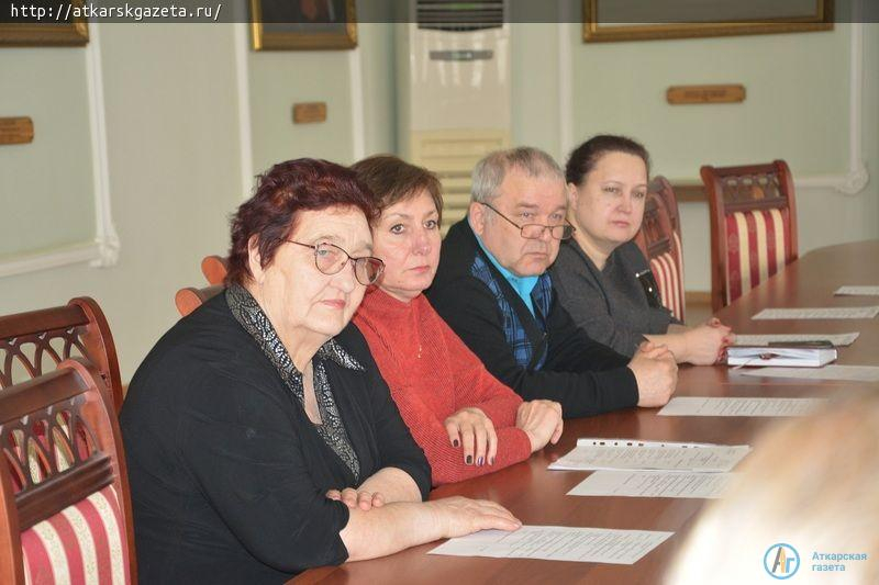 Представители власти и бизнеса говорили о предпенсионерах, инвестиционных проектах и кассовой технике