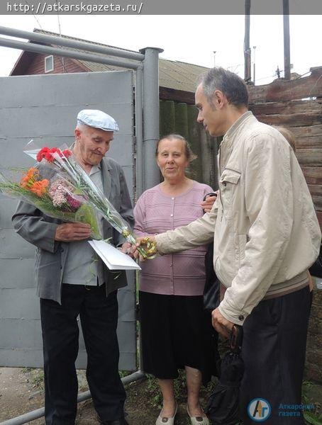 Президент России поздравил участника войны из Аткарска