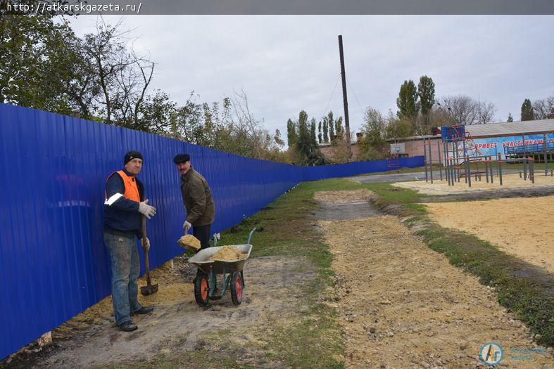 Продолжаются работы по обновлению стадиона «Локомотив»