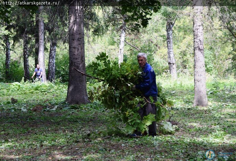 Работники культуры и образования привели в порядок туристический объект