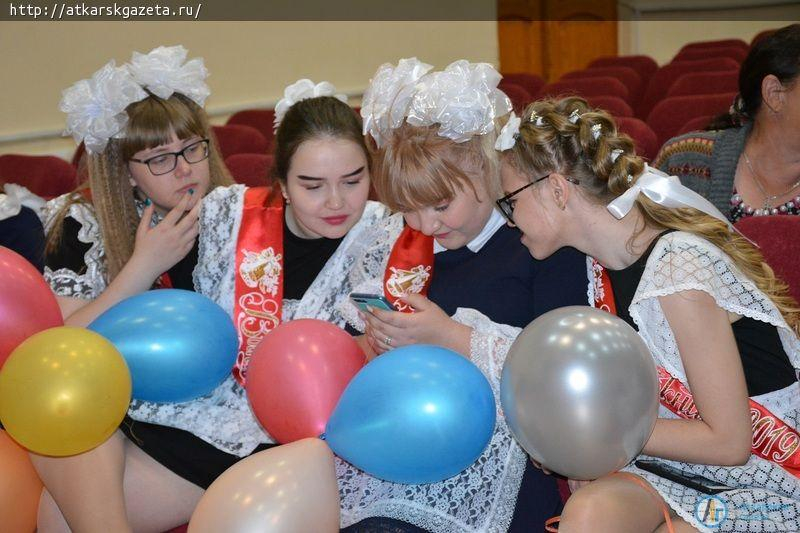 Районный культурный центр собрал 400 аткарских выпускников (ВИДЕО)