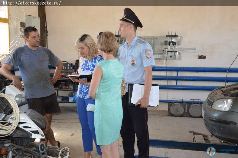 Рейд по выявлению неформальной занятости проверил кафе и станции техобслуживания (ФОТО)