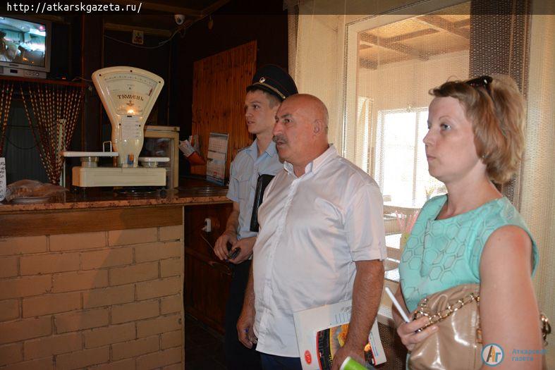 Рейд по выявлению неформальной занятости проверил кафе и станции техобслуживания (ФОТО)