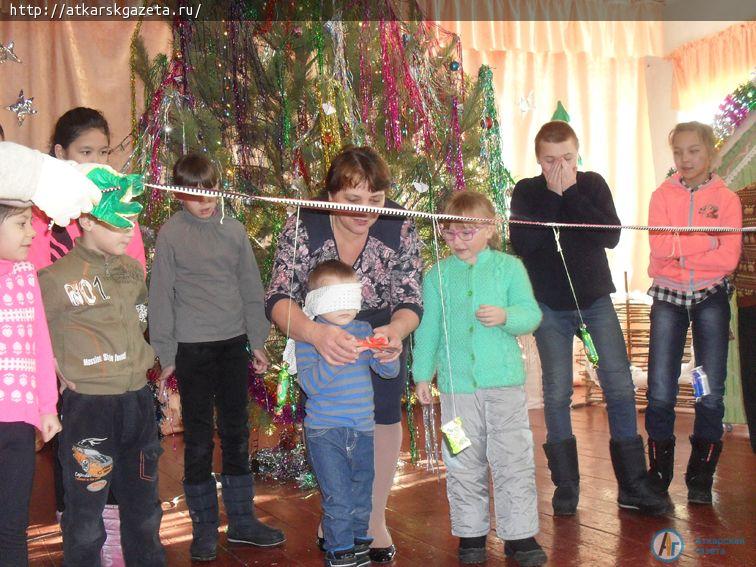 Рождественской елке дети доверили свои мечты (ФОТО)