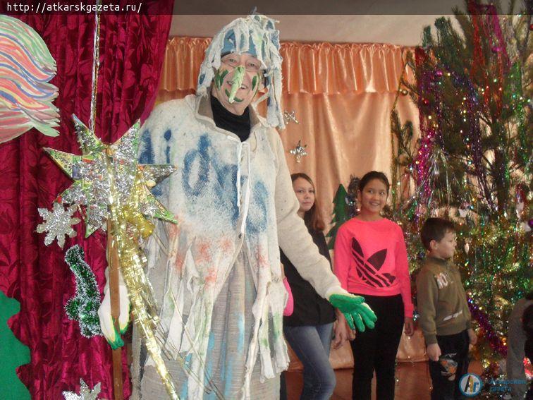 Рождественской елке дети доверили свои мечты (ФОТО)
