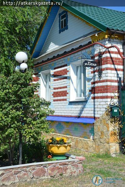 Рудбекия и абрикосы украшают двор на улице Серова в Аткарске (ФОТОРЕПОРТАЖ)