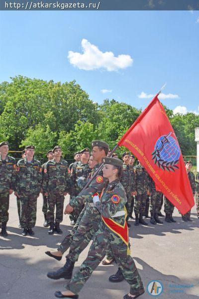 Руководителей молодежного военно-патриотического клуба «Каскад» села Елизаветино наградили медалью «Боевого братства» (ФОТО)