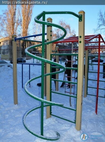 Руководители Аткарского района встретили воскресное утро с лопатами в руках (ФОТО)