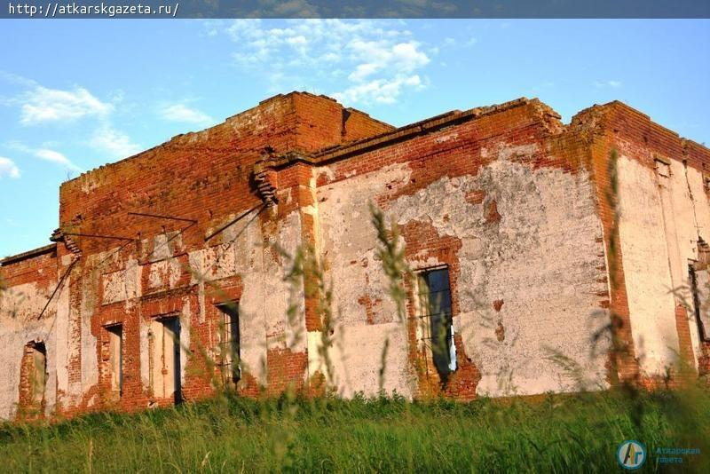 Русский святой служил в разрушенном "храме у трех дорог" (ФОТО)