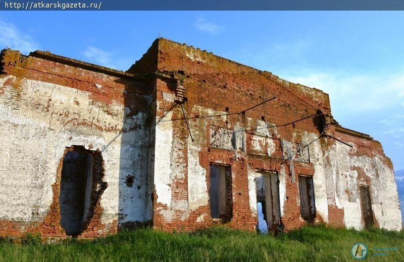 Русский святой служил в разрушенном "храме у трех дорог" (ФОТО)