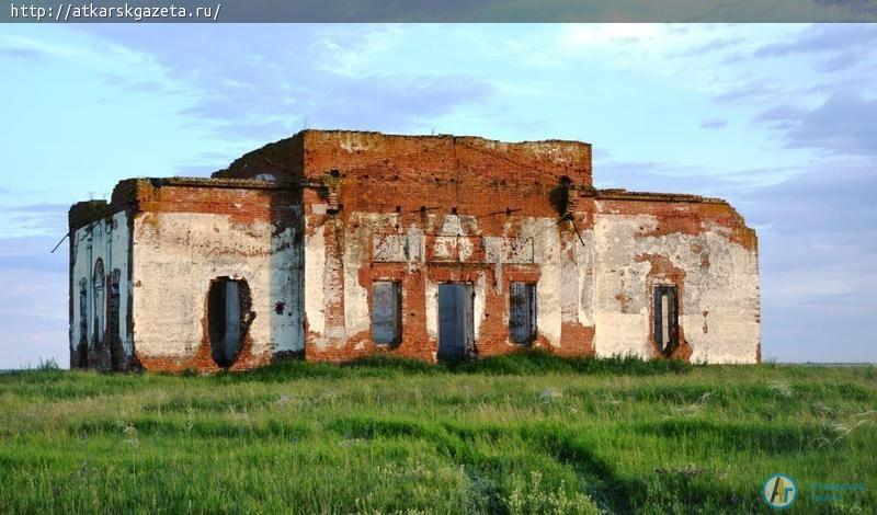 Русский святой служил в разрушенном "храме у трех дорог" (ФОТО)