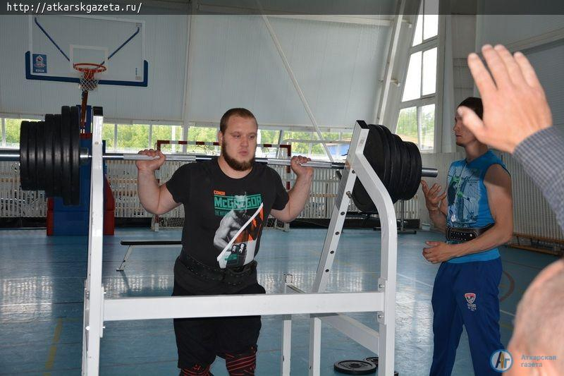 Сегодня состоялся I Чемпионат Аткарска по пауэрлифтингу (ФОТО)