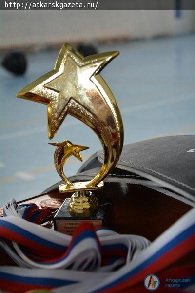 Сегодня состоялся I Чемпионат Аткарска по пауэрлифтингу (ФОТО)