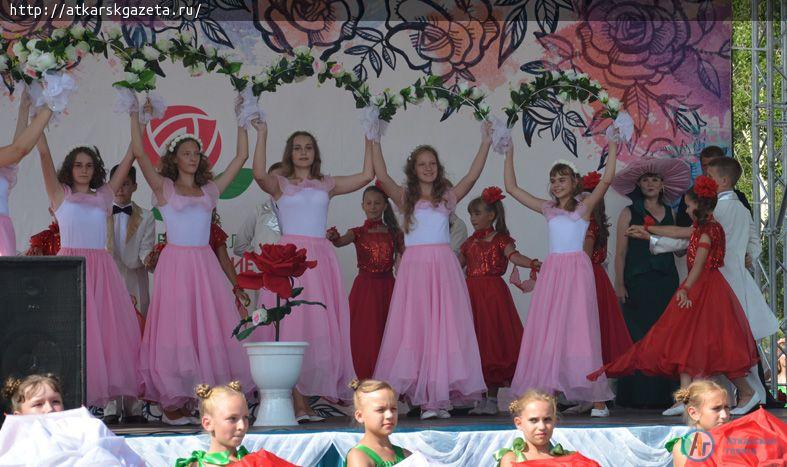 Сегодня в Аткарске открылся II фестиваль «Аткарские розы» (ФОТО)