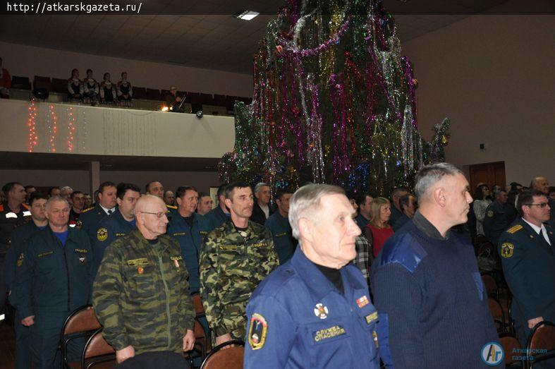 Сегодня в Аткарске профессиональный праздник отметили пожарные и спасатели (ФОТО)