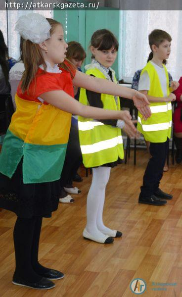 Сегодня в Аткарске прошла первая Олимпиада для дошкольников "Умники и умницы" (ФОТОРПОРТАЖ)