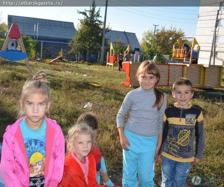 Сегодня завершится монтаж двух новых детских площадок (ФОТО)