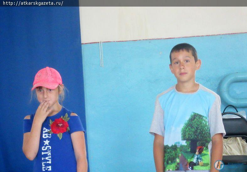 Семилетняя Александра ЕФИМОВА безошибочно определяет сорта варенья по запаху