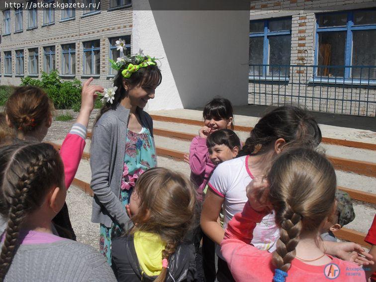 Сладкие призы от депутата получили барановские дети (ФОТО)
