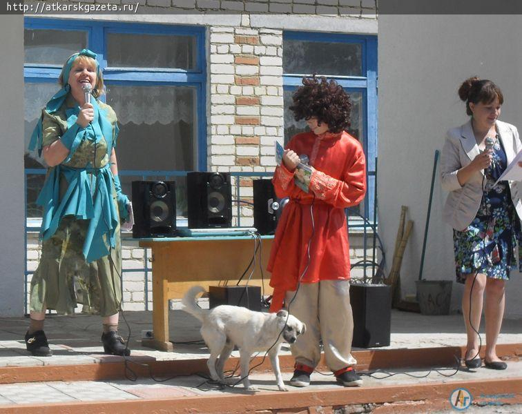 Сладкие призы от депутата получили барановские дети (ФОТО)