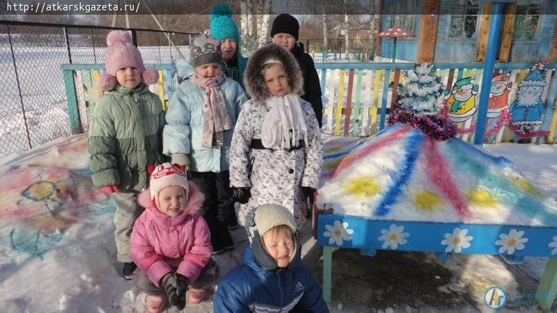 Снежные арт-объекты украсили территорию детского сада