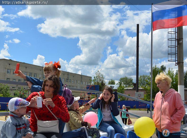 Соседи из Екатериновского района победили на аткарском стадионе (ФОТО)