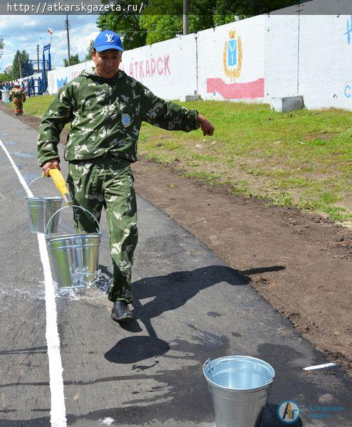 Соседи из Екатериновского района победили на аткарском стадионе (ФОТО)