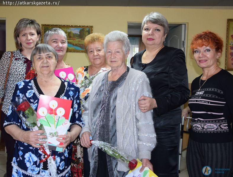 Сотрудники детского сада «Ласточка» поздравили с профессиональным праздником ветеранов